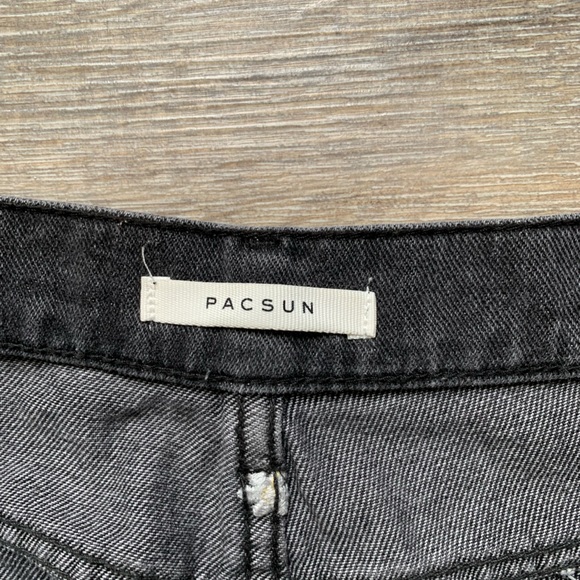 PacSun Black Straight Leg Jeans with White Floral Pattern - Picture 2 of 9